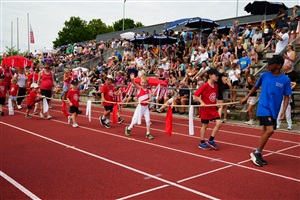 Einzug der Vereine ins Haldenbergstadion