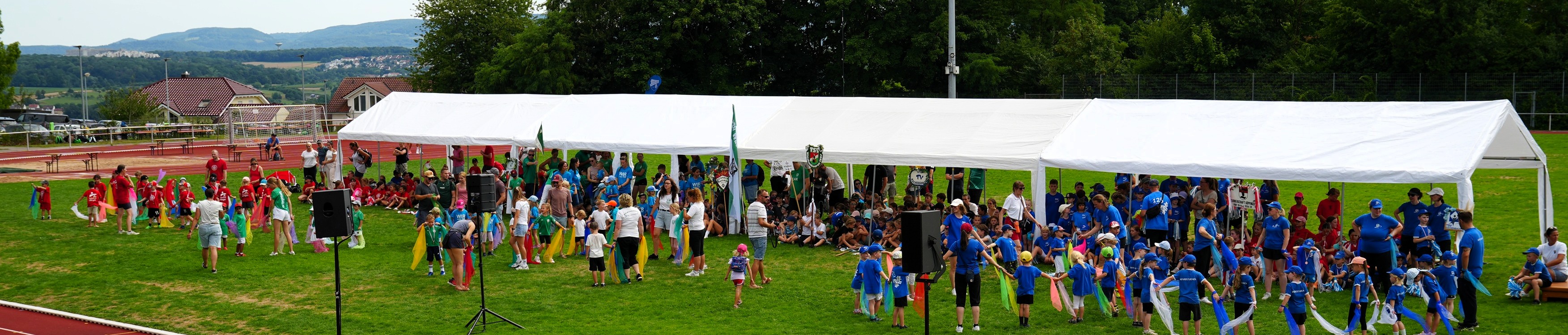 Festnachmittag mit Kindern des Elementarbereichs auf dem Platz